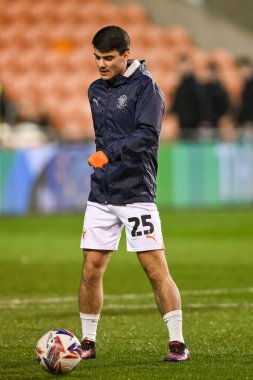 Blackpool 'dan Rob Apter 11 Mart 202' de Bloomfield Road, Blackpool 'da oynanan Blackpool-Cambridge United maçı öncesinde oynanan maç öncesi ısınma maçında