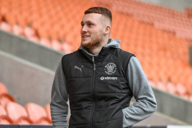 Blackpool 'dan Sonny Carey, 11 Mart 202' de İngiltere, Blackpool 'daki Bloomfield Road' da oynanan Blackpool-Cambridge United maçında Sky Bet 1 'in önüne geçti.