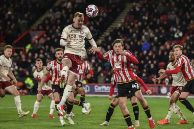 Bristol City 'den Mark Sykes, 11 Mart 2025' te İngiltere 'nin Bramall Lane kentinde oynanan Sheffield United - Bristol City maçında kaleye ilerliyor.