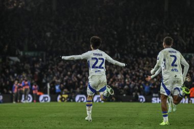 Leeds United takımından Ao Tanaka, 12 Mart 2025 'te Leeds, İngiltere' de Leeds Road 'da oynanan Sky Bet Şampiyonası maçında 2-0' lık galibiyetini kutluyor.