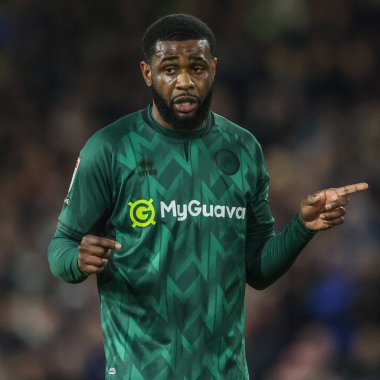 Millwall 'dan Japhet Tanganga, Millwall' dan Wes Harding 'e 12 Mart 2025' te Elland Road, Leeds, İngiltere 'de Leeds United ve Millwall maçında talimat veriyor.