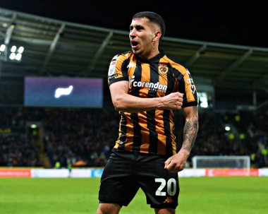 Hull City 'den Gustavo Puerta, 12 Mart 2025' te İngiltere 'nin Hull şehrindeki MKM Stadyumu' nda oynanan Sky Bet Şampiyonası maçında golünü kutluyor.