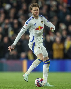 Leeds United takımından Joe Rodon 12 Mart 2025 'te Leeds Road, İngiltere' de Leeds United ve Millwall maçında