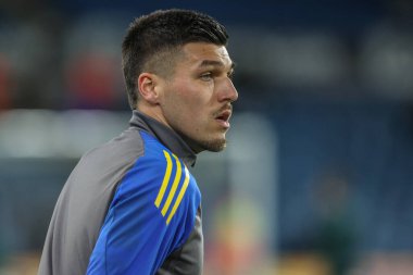 Leeds United takımından Jol Piroe, 12 Mart 2025 'te Leeds Road, İngiltere' de oynanan Sky Bet Şampiyonası maçında Leeds United ile Millwall arasındaki ısınma maçında