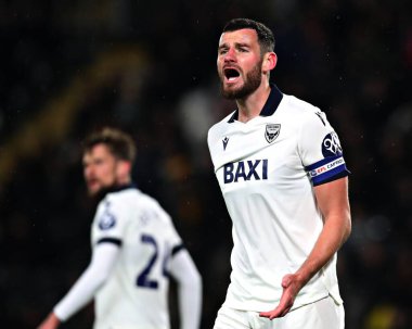 Oxford United takımından Elliott Moore 12 Mart 2025 tarihinde Hull City ve Oxford United maçında MKM Stadyumu 'nda karşı karşıya geldi.