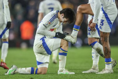 Leeds United takımından Ao Tanaka, 12 Mart 2025 'te Leeds, İngiltere' de Leeds Road 'da oynanan Sky Bet Şampiyonası maçında 2-0' lık galibiyetini kutluyor.