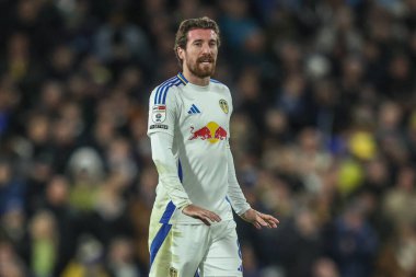 Leeds United 'dan Joe Rothwell 12 Mart 2025' te Leeds Road, İngiltere 'de oynanan Sky Bet Şampiyonası maçında takımına talimatlar veriyor.