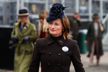 Dolly Maude, Cheltenham Festivali 2025 St Patricks Perşembe günü Cheltenham Hipodromu, Cheltenham, Birleşik Krallık 'a 13 Mart 2025' te varacak.