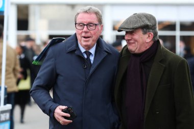 Harry Redknapp eski müdürü Cheltenham Festivali 2025 St Patricks Perşembe günü Cheltenham Hipodromu, Cheltenham, Birleşik Krallık 'a 13 Mart 2025' te ulaştı.