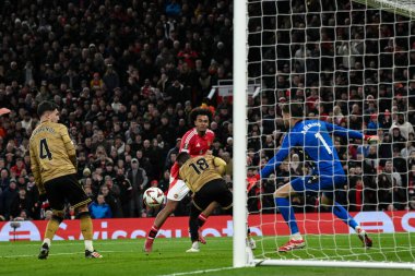 Manchester United takımından Joshua Zirkzee, UEFA Avrupa Ligi 'nde son 16 maçta Manchester United ile Real Sociedad' ın Old Trafford, Manchester, İngiltere 'de oynadıkları maçta gol attı.