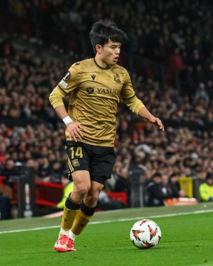 Real Sociedad 'dan Takefusa Kubo UEFA Avrupa Ligi Son 16 maçında Manchester United, Old Trafford, Manchester, Birleşik Krallık' ta Real Sociedad 'a karşı
