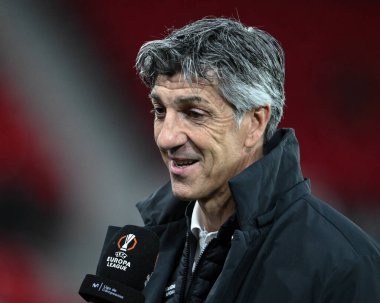 Real Sociedad 'ın Imanol Alguasil Müdürü, UEFA Avrupa Ligi' nin son 16 maçında Manchester United 'ın Real Sociedad' a karşı oynadığı Old Trafford, Manchester, İngiltere 'de 13 Mart 2025' te oynanan maç öncesi bir röportajda konuştu.