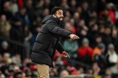 Manchester United teknik direktörü Ruben Amorim, UEFA Avrupa Ligi son 16 maç Manchester United ile Real Sociedad maçında Old Trafford, Manchester, İngiltere 'de 13 Mart 2025' te teknik alanda tepki gösterdi.
