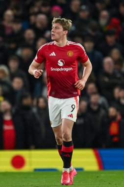 Manchester United 'dan Rasmus Hjlund UEFA Avrupa Ligi Son 16 maçında Manchester United, Old Trafford, Manchester, Birleşik Krallık' ta Real Sociedad 'a karşı