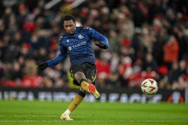 Real Sociedad 'dan Sheraldo Becker UEFA Avrupa Ligi' nde maç öncesi ısınma oturumunda Manchester United - Real Sociedad maçında Old Trafford, Manchester, İngiltere, 13 Mart 2025
