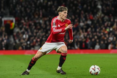 Manchester United takımından Alejandro Garnacho, 13 Mart 2025 tarihinde Old Trafford, Manchester, İngiltere 'de Manchester United ve Real Sociedad maçında topa vuruyor.