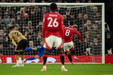 Manchester United takımından Bruno Fernandes, 13 Mart 2025 'te Old Trafford, Manchester, İngiltere' de oynanan Manchester United - Real Sociedad maçında 1-1 öne geçti.
