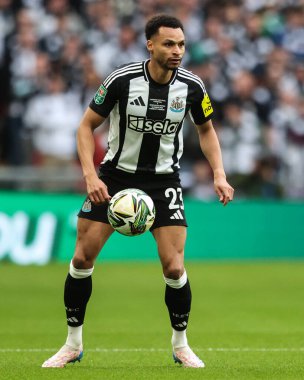 Newcastle United takımından Jacob Murphy, 16 Mart 2025 'te Wembley Stadyumu' nda oynanan Liverpool-Newcastle United final maçında maç yapıyor.
