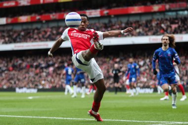 Jurrien Timber of Arsenal, 16 Mart 2025 tarihinde Birleşik Krallık Emirates Stadyumu 'nda oynanan Premier League karşılaşmasında Chelsea' ye karşı.