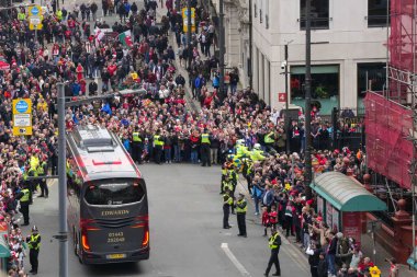 Galler koçu, İngiltere 'nin Cardiff şehrindeki Principality Stadyumu' nda oynanan 2025 Guinness 6 Milletler maçı öncesinde Westgate Caddesi 'ne geldi.