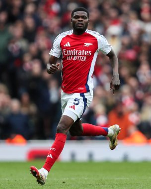 Arsenal 'den Thomas Partey Premier Lig maçı sırasında Arsenal, Chelsea' ye karşı Emirates Stadyumu, Londra, İngiltere, 16 Mart 2025