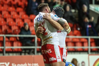 St. Helens takımından Kyle Feldt, 14 Mart 2025 'te St Helens - Leeds Rhinos maçı sırasında St Helens - All Wicked Stadyumu, St Helens, İngiltere' deki Betfred Challenge Cup karşılaşmasını kutluyor.