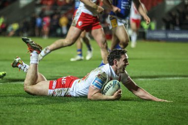 St. Helens takımından Matt Whitley, 14 Mart 2025 'te St Helens - Leeds Rhinos maçında St Helens - All Wicked Stadyumu, St Helens, İngiltere