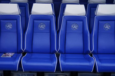 15 Mart 2025 'te Londra' daki Kiyan Prince Vakfı Stadyumu 'nda oynanan Queens Park Rangers vs Leeds United karşılaşması öncesinde QPR bank görüntüsü