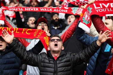 Liverpool taraftarları 16 Mart 2025 'te Wembley Stadyumu' nda Liverpool - Newcastle United karşılaşmasında Carabao Kupası finalini izlediler.