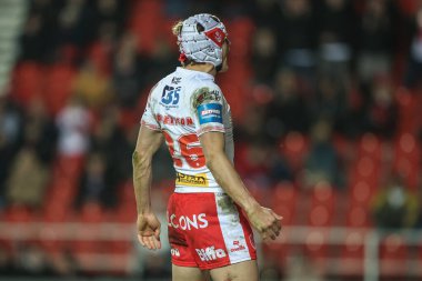 St. Helens 'ten Harry Robertson, 14 Mart 2025' te St Helens - Leeds Rhinos maçında İngiltere 'nin St. Helens Stadyumu' ndaki Betfred Challenge Cup karşılaşmasını kutluyor.