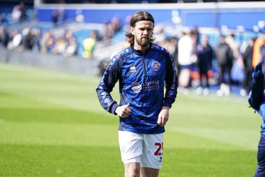 Queens Park Korucuları 'ndan Lucas Andersen, 15 Mart 2025' te Londra 'daki Kiyan Prince Vakfı Stadyumu' nda Queens Park Rangers - Leeds United maçının öncesinde ısınıyor.