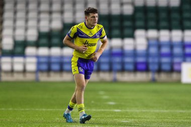 Warrington Wolves takımından Josh Thewlis, 15 Mart 2025 'te İngiltere' nin Widnes Stadyumu 'nda oynanan Betfred Challenge Cup maçında Widnes Vikings vs Warrington Wolves maçında