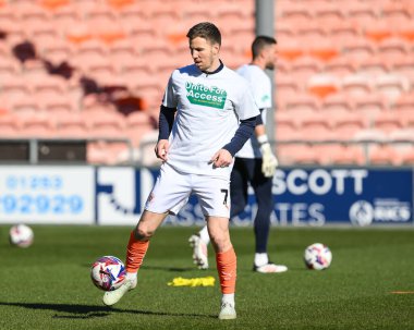 Blackpool 'dan Lee Evans 15 Mart 202' de Bloomfield Road, Blackpool 'da oynanan Sky Bet Lig 1 maçı öncesinde oynanan ısınma maçında Blackpool' lu Lee Evans tişörtleri giymişti.