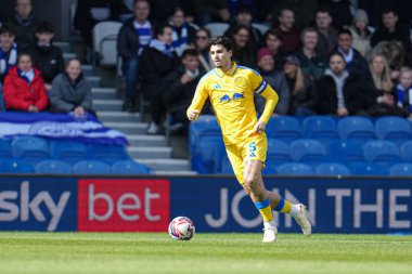Leeds United takımından Pascal Struijk, 15 Mart 2025 'te Londra' daki Kiyan Prince Vakfı Stadyumu 'nda Queens Park Rangers - Leeds United maçında topa vuruyor.