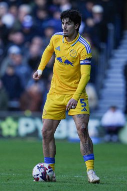 Leeds United takımından Pascal Struijk, Queens Park Rangers vs Leeds United ile 15 Mart 2025 'te Londra' daki Kiyan Prince Vakfı Stadyumu 'nda oynanan maçta oynamıştır.
