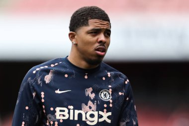 Chelsea 'den Wesley Fofana, 16 Mart 2025' te İngiltere 'nin Emirates Stadyumu' nda oynanan Premier League karşılaşması öncesinde oynanan ısınma maçında Chelsea 'ye karşı.