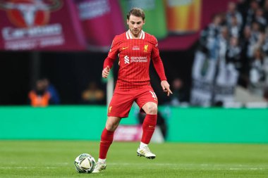 Liverpool 'dan Alexis Mac Allister 16 Mart 2025' te Londra 'daki Wembley Stadyumu' nda oynanan Liverpool-Newcastle United Carabao Kupası final maçı sırasında hareket halinde.