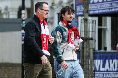 Taraftarlar 16 Mart 2025 'te Emirates Stadyumu' nda oynanan Premier League karşılaşması öncesinde Emirates Stadyumu 'na geldiler.