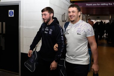 Warrington Wolves 'tan Adam Holroyd ve Warrington Wolves' tan Max Wood, 15 Mart 2025 'te DCBL Stadyumu' nda oynanan Betfred Challenge Kupası karşılaşması öncesinde geldiler.