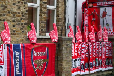 İngiltere 'nin başkenti Londra' daki Emirates Stadyumu 'nda oynanan Premier Lig karşılaşması öncesinde malların genel bir görünümü yer alıyor.