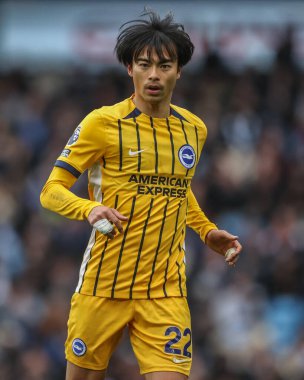 Brighton & Hove Albion takımından Kaoru Mitoma Premier Lig karşılaşmasında Manchester City ile Brighton ve Hove Albion 'a karşı Etihad Stadyumu, Manchester, İngiltere, 15 Mart 2025