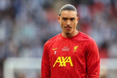 Liverpool 'dan Darwin Nez, Carabao Kupası final maçı öncesinde Wembley Stadyumu' nda Liverpool 'a karşı, 16 Mart 2025