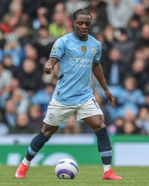 Manchester City 'den Jrmy Doku Premier League maçı sırasında Manchester City, Etihad Stadyumu' nda Brighton ve Hove Albion 'a karşı, 15 Mart 2025