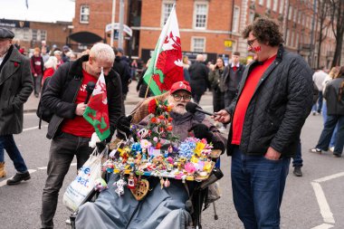 Galli taraftarlar 2025 Guinness 6 Uluslar arası maç öncesinde İngiltere ile Principality Stadyumu, Cardiff, İngiltere, 15 Mart 2025