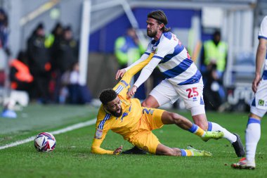 Queens Park Rangers takımından Lucas Andersen, 15 Mart 2025 'te İngiltere, Londra' daki Kiyan Prince Foundation Stadyumu 'nda oynanan Queens Park Rangers - Leeds United maçında Leeds United' tan Jayden Bogle 'a faul yaptı.