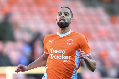 Blackpool takımından CJ Hamilton 15 Mart 2025 'te Bloomfield Road, Blackpool' da oynanan Blackpool - Leyton Orient maçında