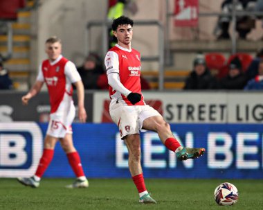Rotherham United takımından Joe Powell 18 Mart 2025 'te New York Stadyumu' nda Rotherham United 'a karşı Wycombe Wanderers maçında