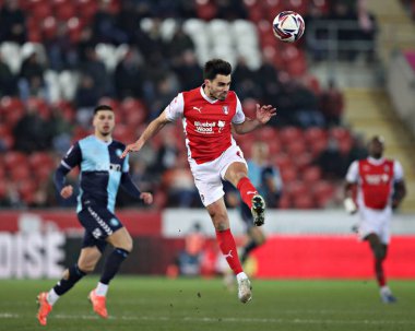 Rotherham United takımından Reece James 18 Mart 2025 'te New York Stadyumu' nda oynanan ve Rotherham United 'ın Wycombe Wanderers' a karşı oynadığı 1.
