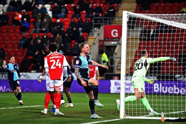 Wycombe Wanderers takımından Jack Grimmer, 18 Mart 2025 'te New York Stadyumu' nda oynanan 1.