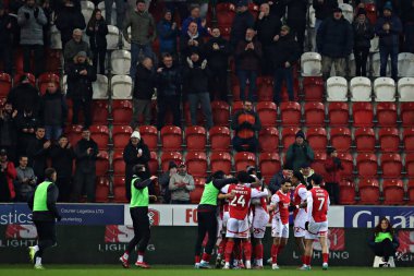 Rotherham United takımından Louie Sibley, 18 Mart 2025 'te New York Stadyumu' nda oynanan ve Rotherham United ile Wycombe Wanderers arasında oynanan Sky Bet 1 karşılaşmasında golünü kutluyor.